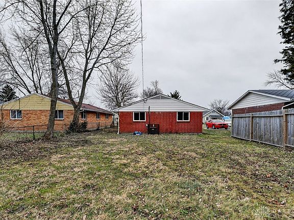5th image of 2211 Martin Ave