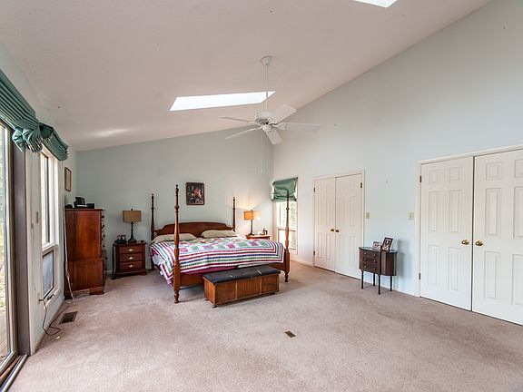 3rd image of 23101 Lakeview Drive