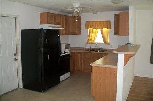 2nd image of 901 Clare Dr