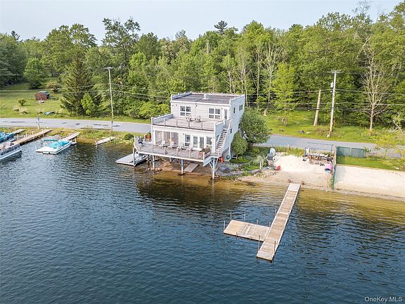 4th image of 13 W Shore Road