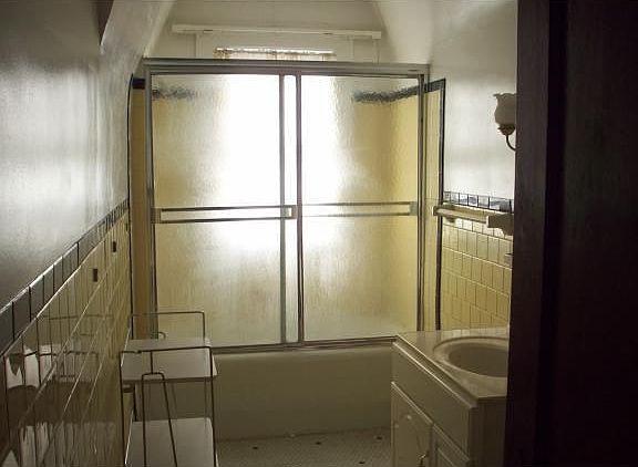 4th image of 1334 Norwood Ave