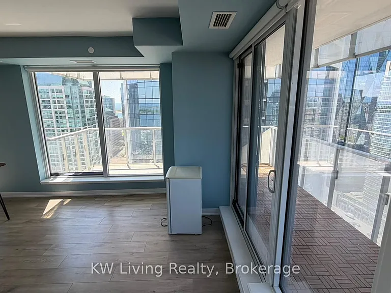 28 Freeland St #2904 — Photo 4