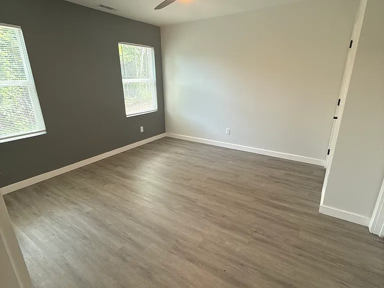 2301 Suman St — Photo 4