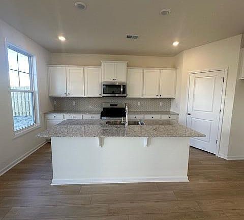 5th image of 4266 Hartshorn Cir