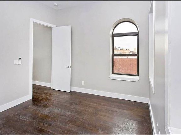 2nd image of 444 Melrose St APT 2R
