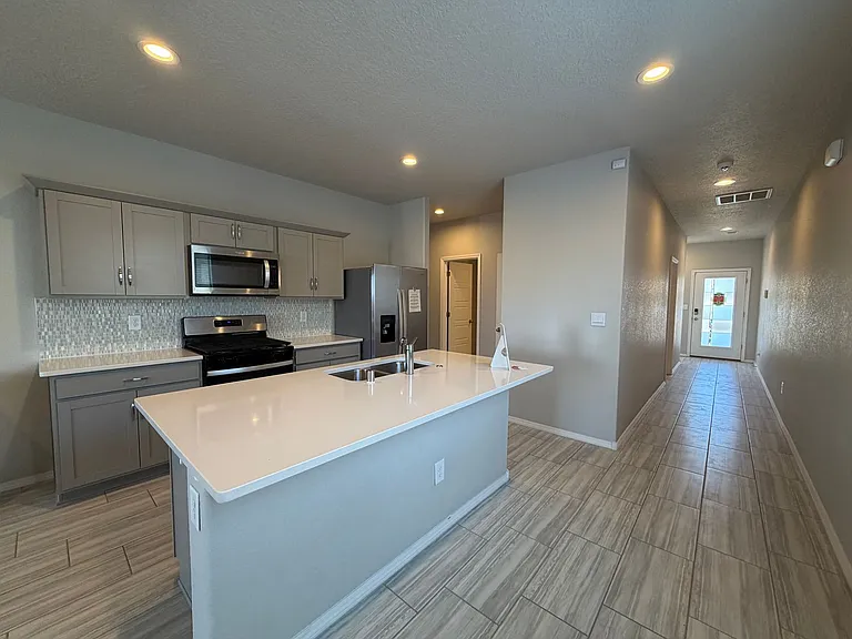 768 Amatista Loop SE — Photo 17