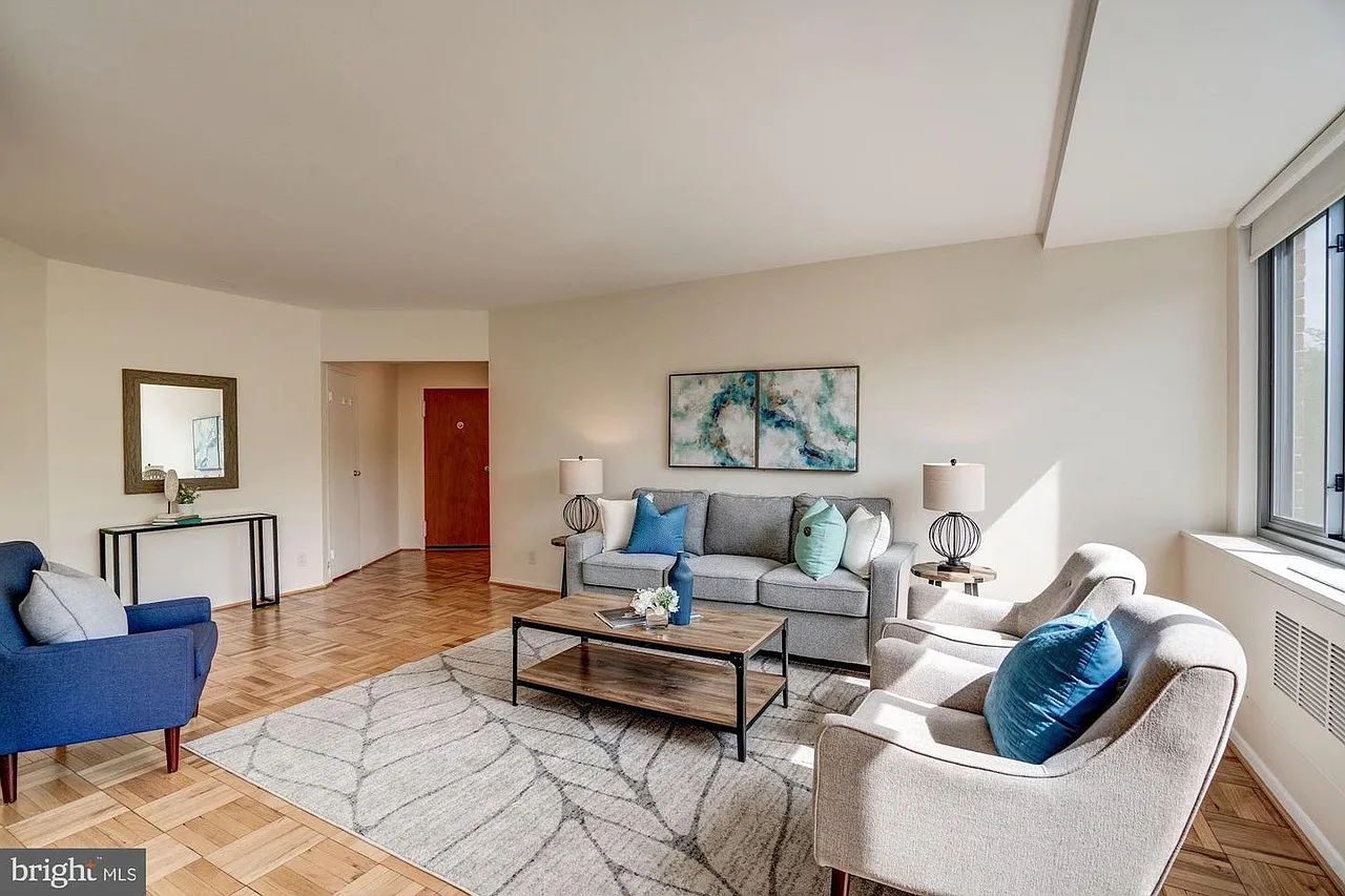 2 bed, 1212 sqft, $3,300 — Photo 2