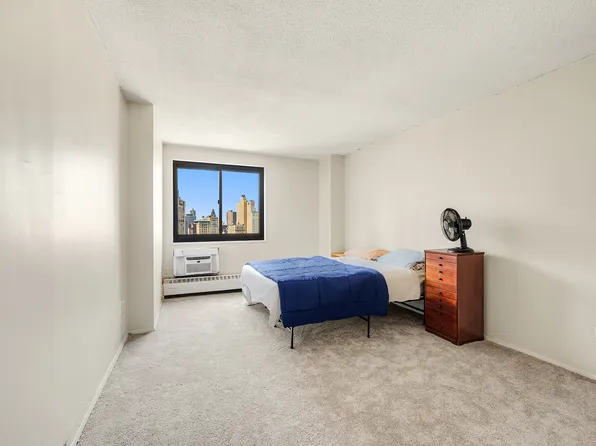 333 Pearl Street image 3 of 7