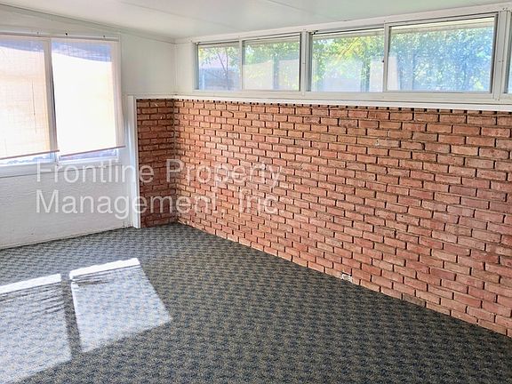 4th image of 20 Doral Ct