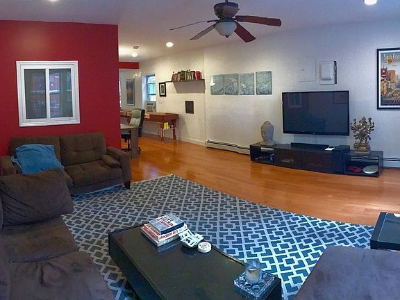 4th image of 101 W 27th St APT 2