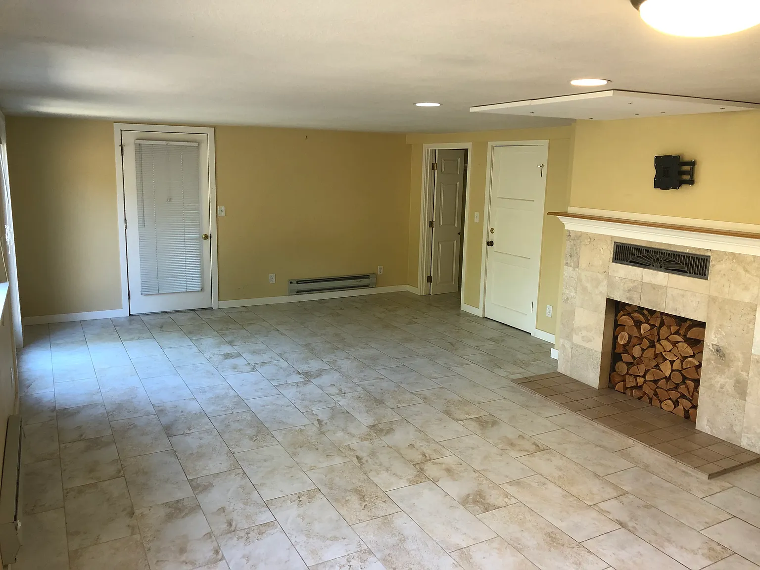 Studio, 550 sqft, $1,100 — Photo 3