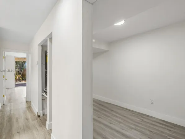 3860 W 10th Ct, Hialeah, FL 33012