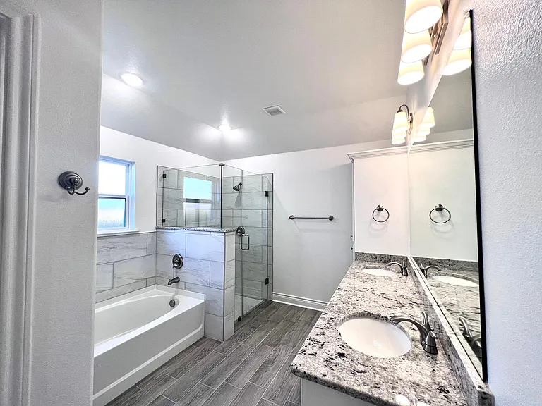 802 Tippit Ln — Photo 11
