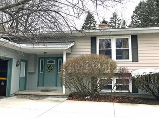 4365 Stoneycroft Dr, Okemos, MI 48864