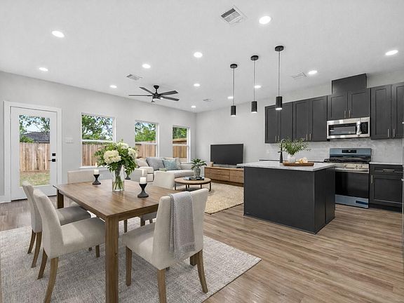 3rd image of 4309 Shelby Circle
