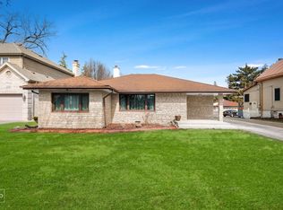 221 E Grantley Ave, Elmhurst, IL 60126