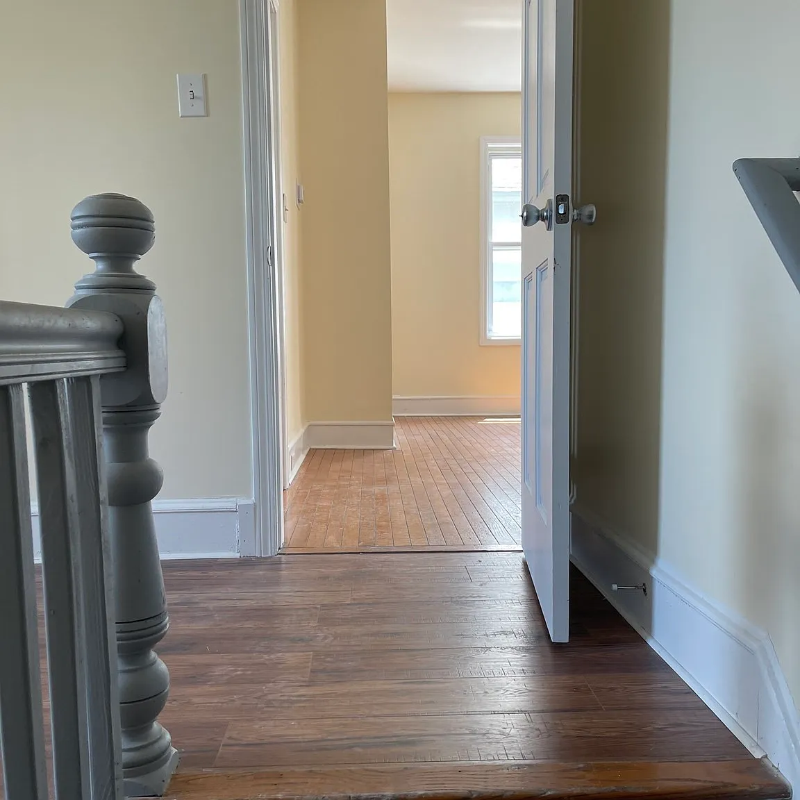 5 bed, 1.0 bath, 2000 sqft, $3,200 — Photo 3