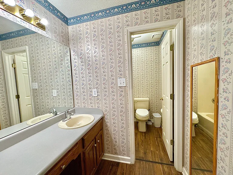 Ensuite bathroom