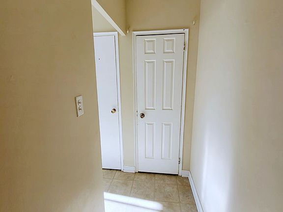 4th image of 333 Gibb St #10