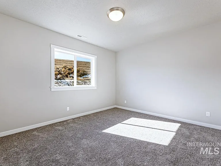 2255 E Mendota Dr — Photo 10
