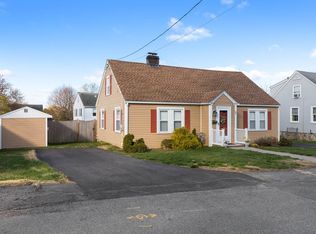 87 Buckingham Rd, North Andover, MA 01845