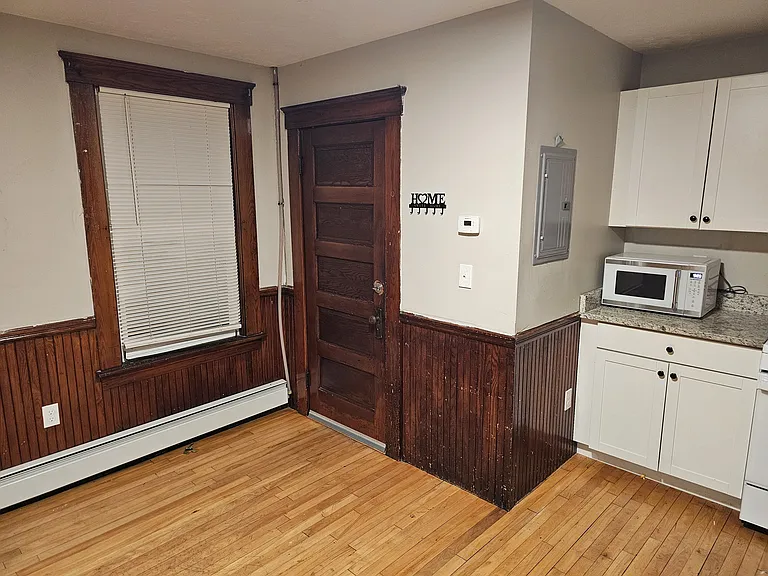 24 Way St #B — Photo 3