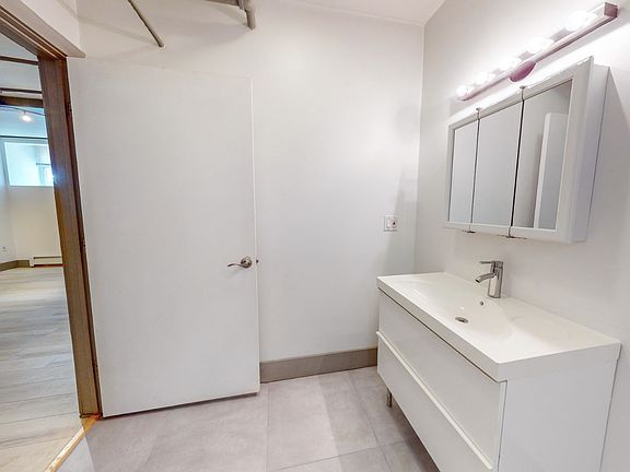 3rd image of 441 Chapel St #3