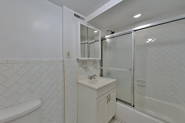 Rented by REAL New York | media 7