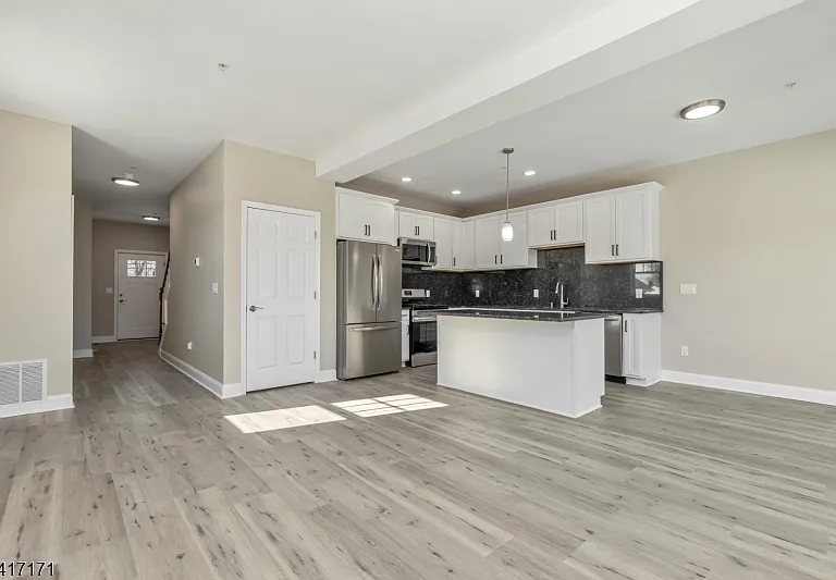 156 N Auten Ave — Photo 28