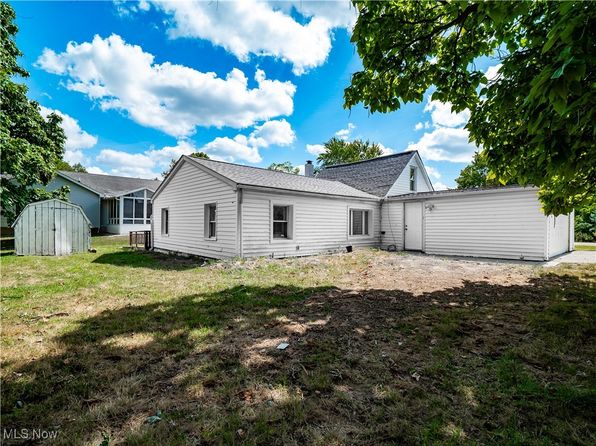 1523 Garfield Ave, Brunswick, OH 44212