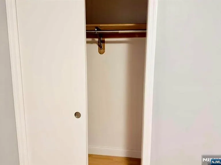 61 Hille Pl — Photo 16