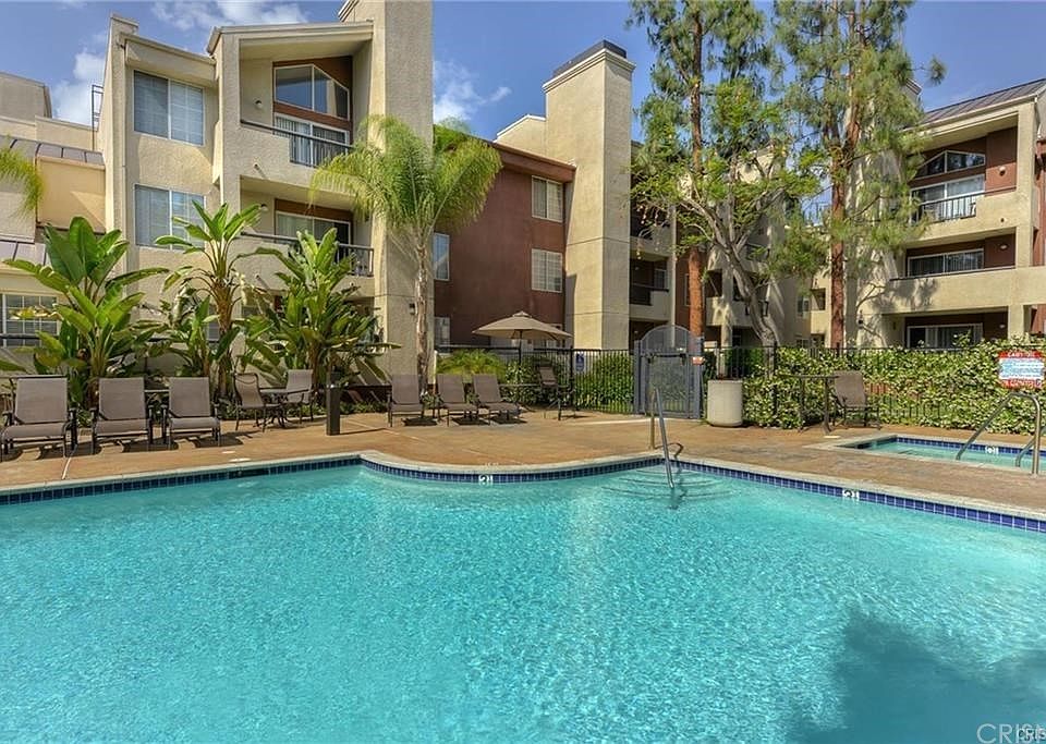 1st image of 21400 Burbank Blvd APT 217