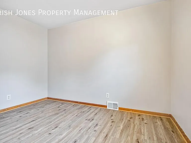 172 Main St — Photo 27