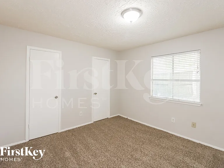 13323 Oak Ledge Dr — Photo 10