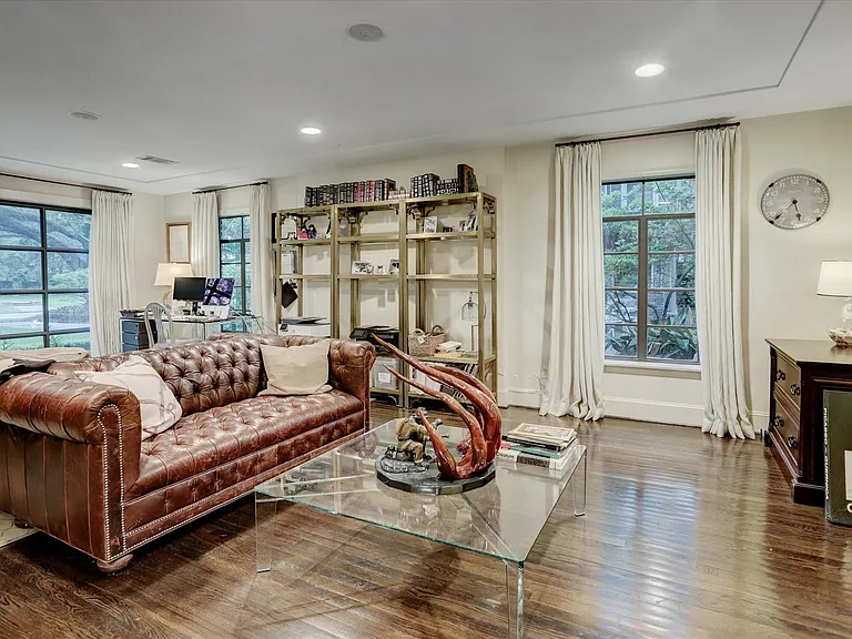 3735 Del Monte Dr — Photo 3