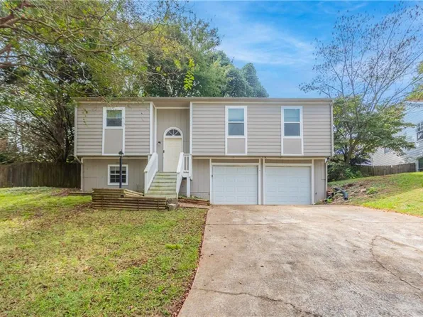 1821 Hickory Creek Ct NW, Acworth, GA 30102