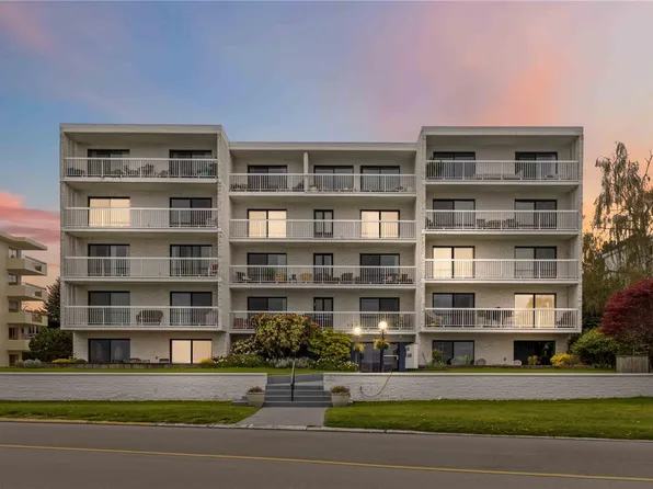 1450 Beach Dr #205, Oak Bay, BC V8S 2N8