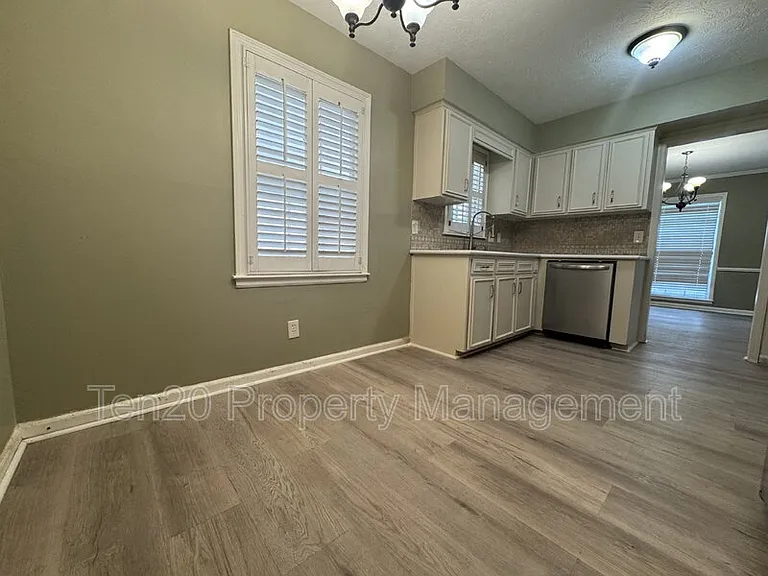5953 Windsor Dr — Photo 14