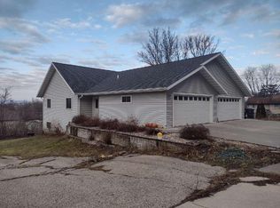 2007 Sunset Ln #2009, La Crosse, WI 54601