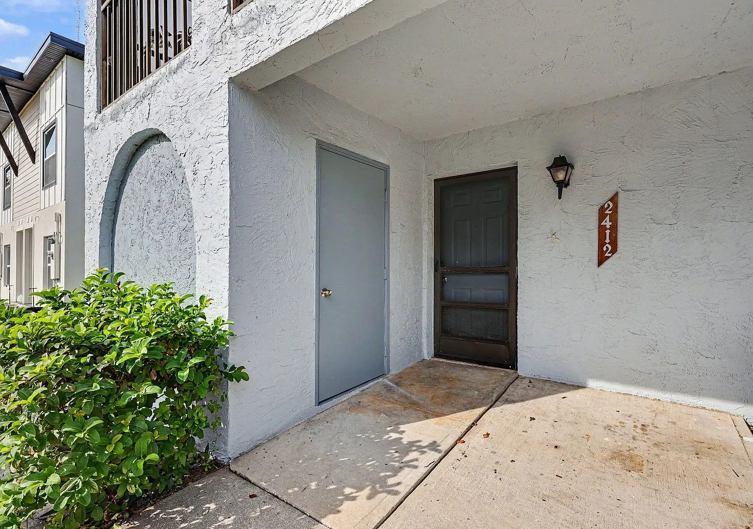 2412 Fox Hollow Dr — Photo 2