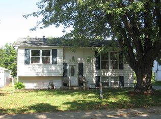 3236 Dove Dr, Decatur, IL 62526