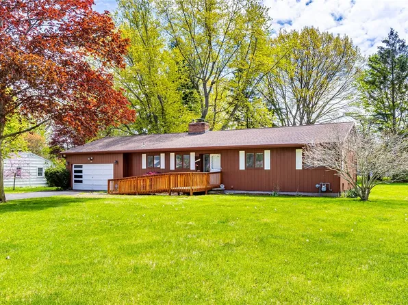 241 Shorewood Dr, Webster, NY 14580