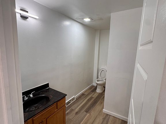 5th image of 2 Schuyler St #1F