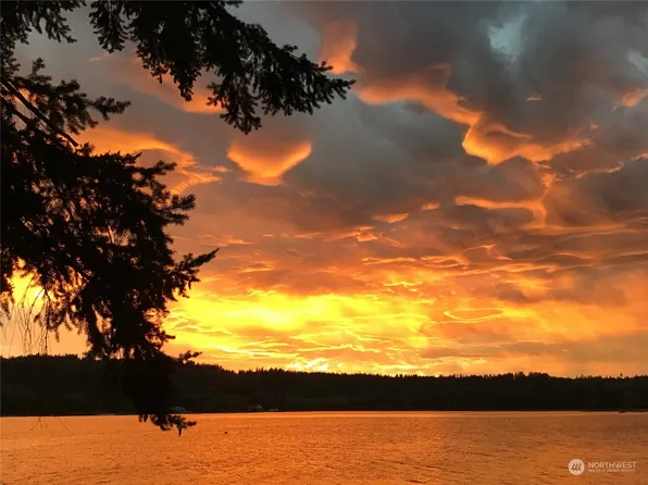 2760 E State Route 302, Belfair, WA 98528