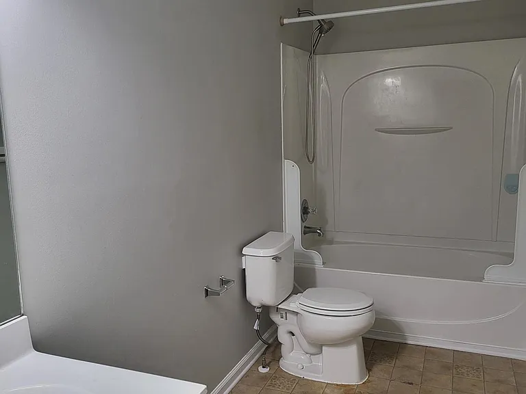 1113 Sparkling Cove Dr — Photo 38
