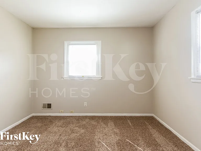 1425 Western Dr — Photo 10