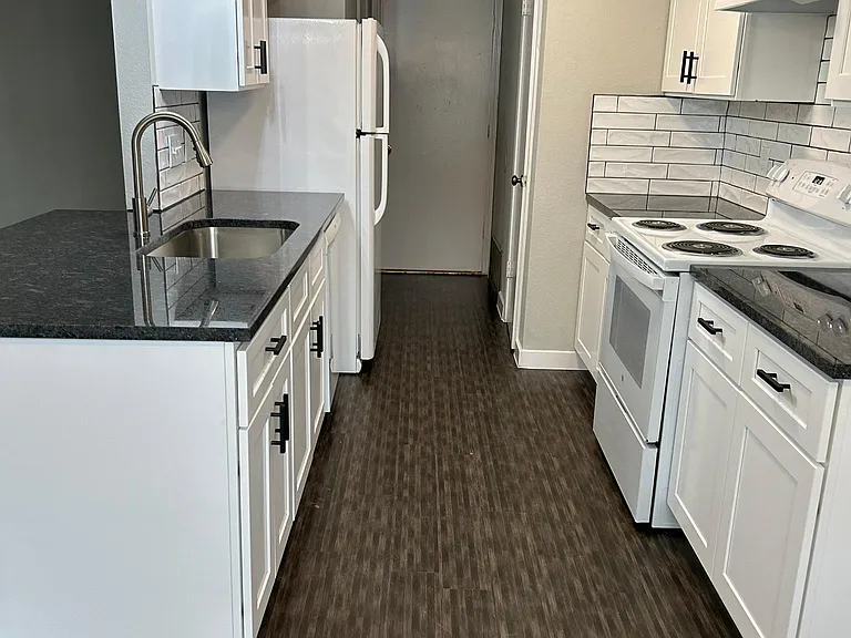 6012 Parkwood Dr #A — Photo 17