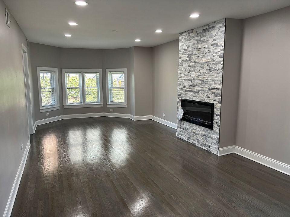 1st image of 1844 N Lincoln Ave APT 3