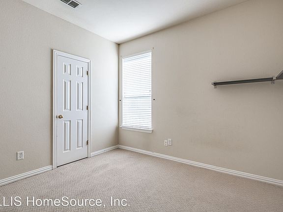 4th image of 1000 Leoti Ln