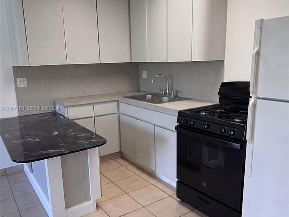 3rd image of 1845 Pembroke Rd APT 4-27